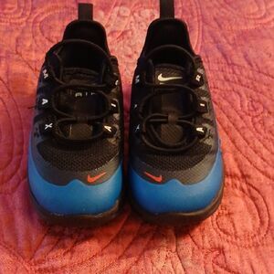 Nike Black and Blue Sneakers Sporty Design